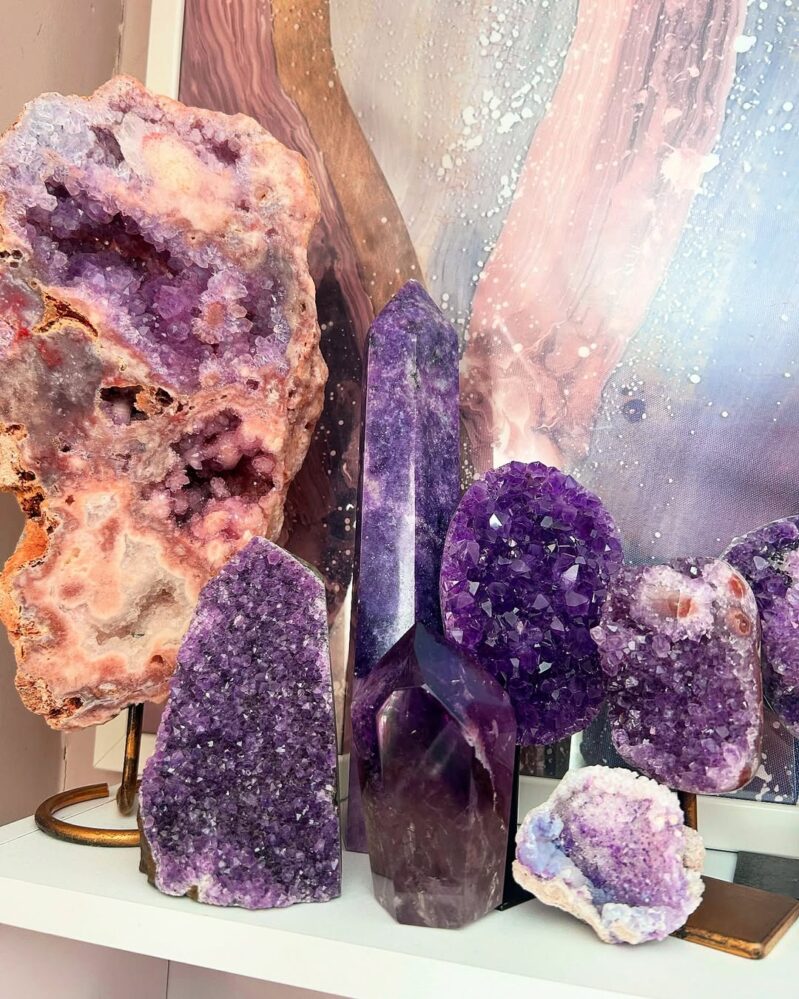 30 Crystal Decor Ideas If You Want a Home That Feels Calm, Clean, and ...