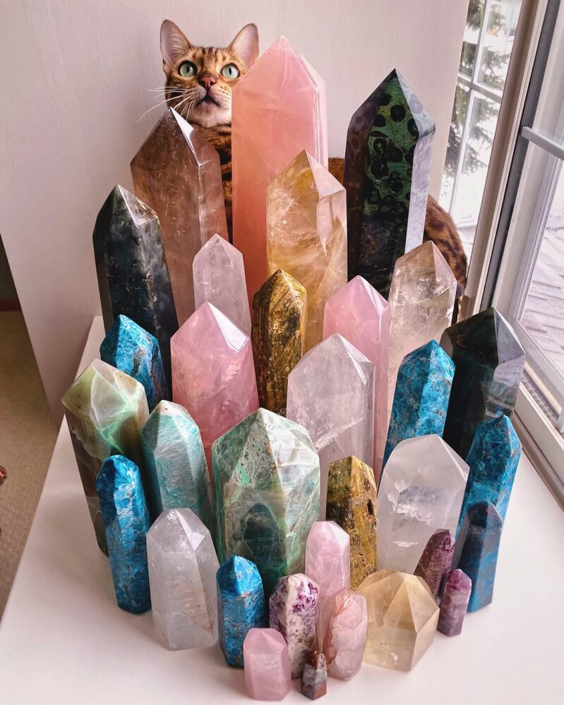 30 Crystal Decor Ideas If You Want a Home That Feels Calm, Clean, and ...