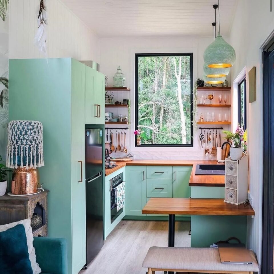 27 Tiny House Kitchen Ideas Borrowed From Vans, Cabins, Lofts, and ...