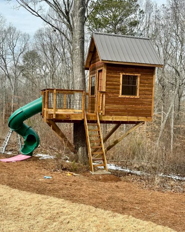 26 Treehouse Ideas for Kids If You Want Something Cooler Than a Basic ...