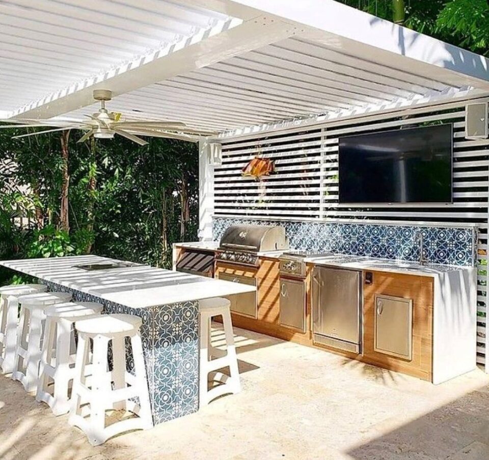 28 Outdoor Kitchen Ideas for 2026 One Installation, Endless Weekend Plans