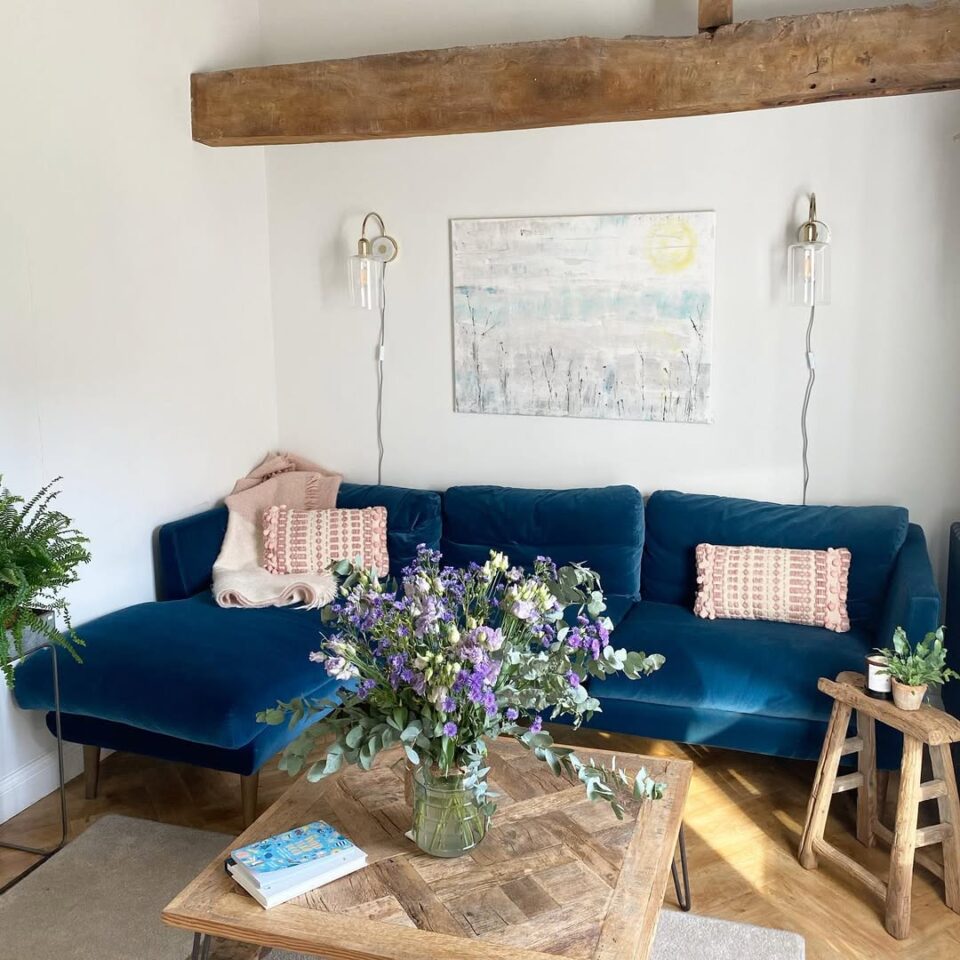 27 Blue Sofa Living Room Ideas for 2026 That Look Like A Hotel Lounge ...