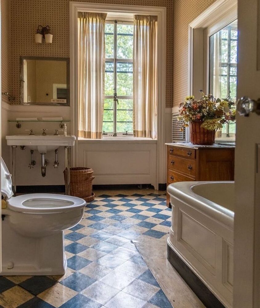 28 Victorian Bathroom Ideas for 2026 Ornate Enough To Make Plain Tile ...