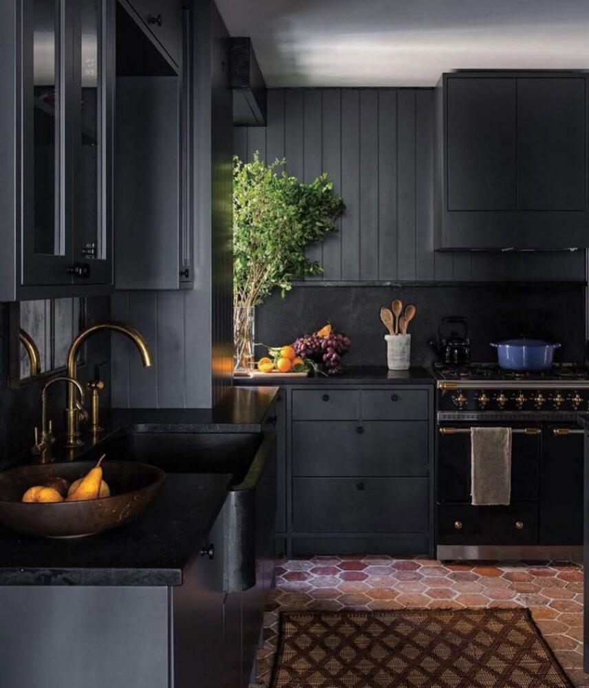 25 Black Countertop Kitchen Ideas for 2026 The Dark Surface Trend ...