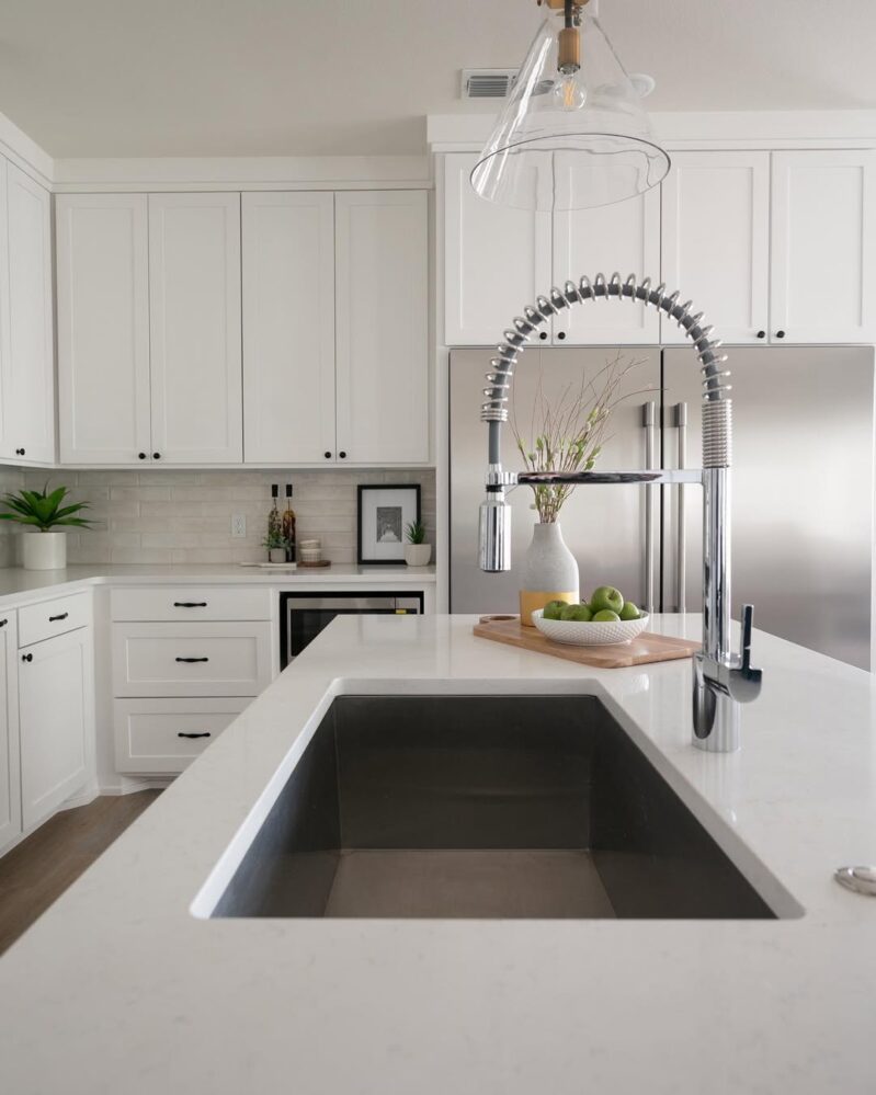 26 Modern White Kitchen Ideas For 2026 That Use Hidden Texture Secrets ...