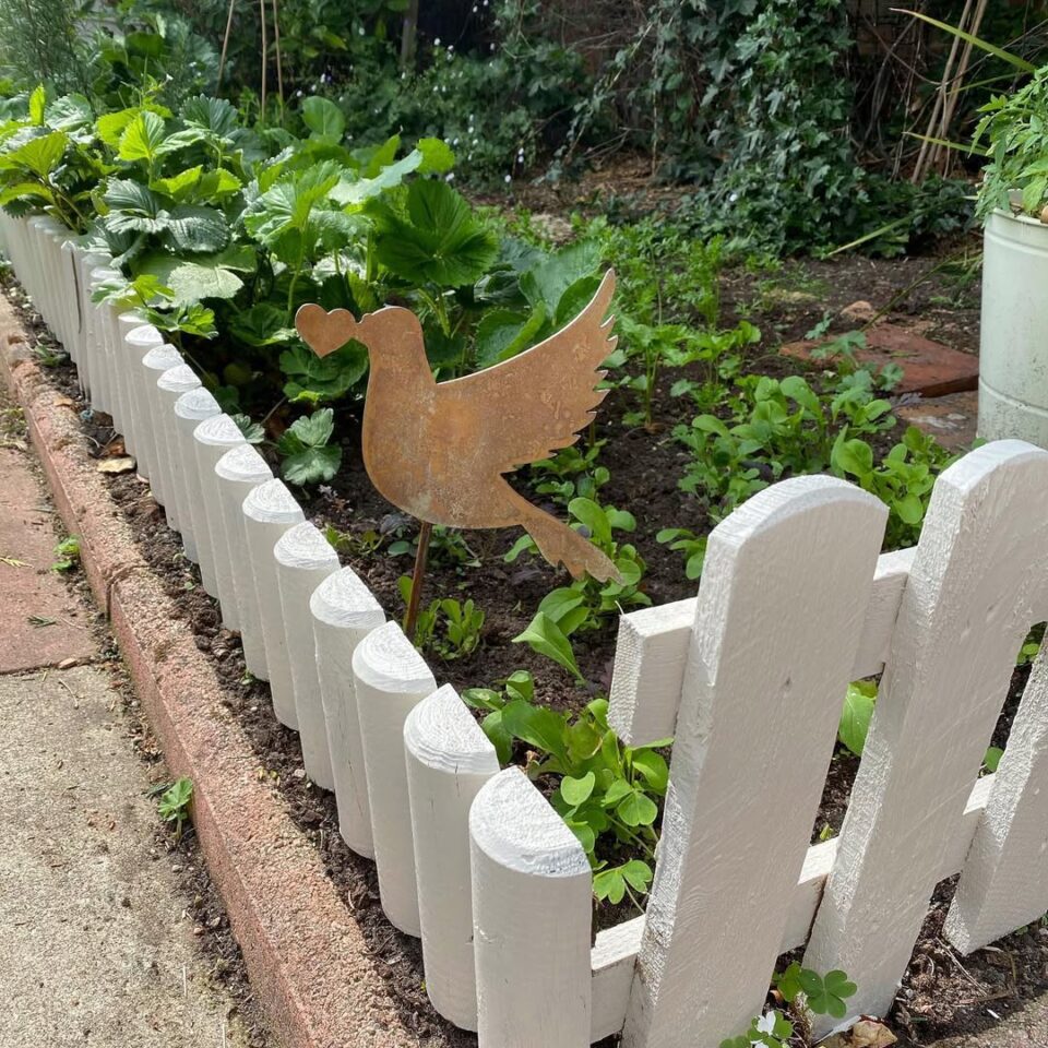 28 Appealing Rustic Garden Decor Ideas For 2026 That Top Designers Use ...