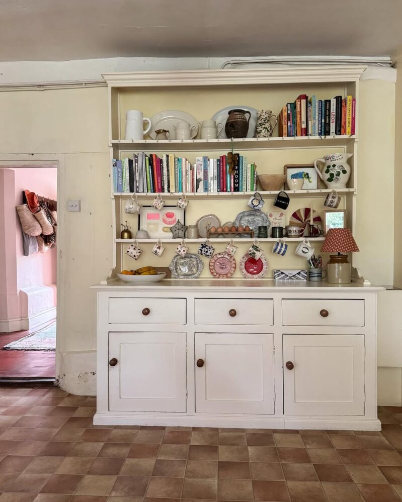 These 23 Kitchen Cookbook Display Ideas Will Make Your Kitchen Feel ...