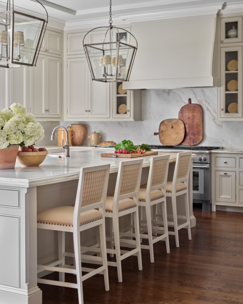 26 Kitchen Island Centerpiece Ideas That Prove the Middle of the Room ...
