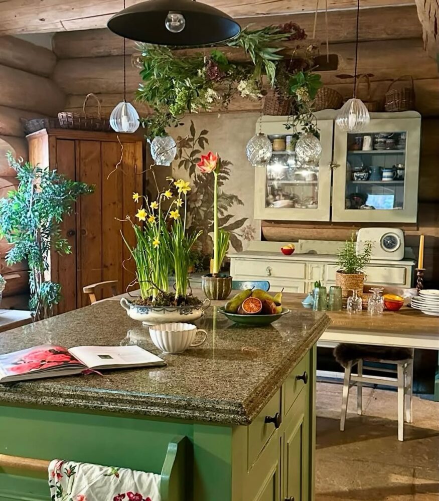 26 Kitchen Island Centerpiece Ideas That Prove the Middle of the Room ...
