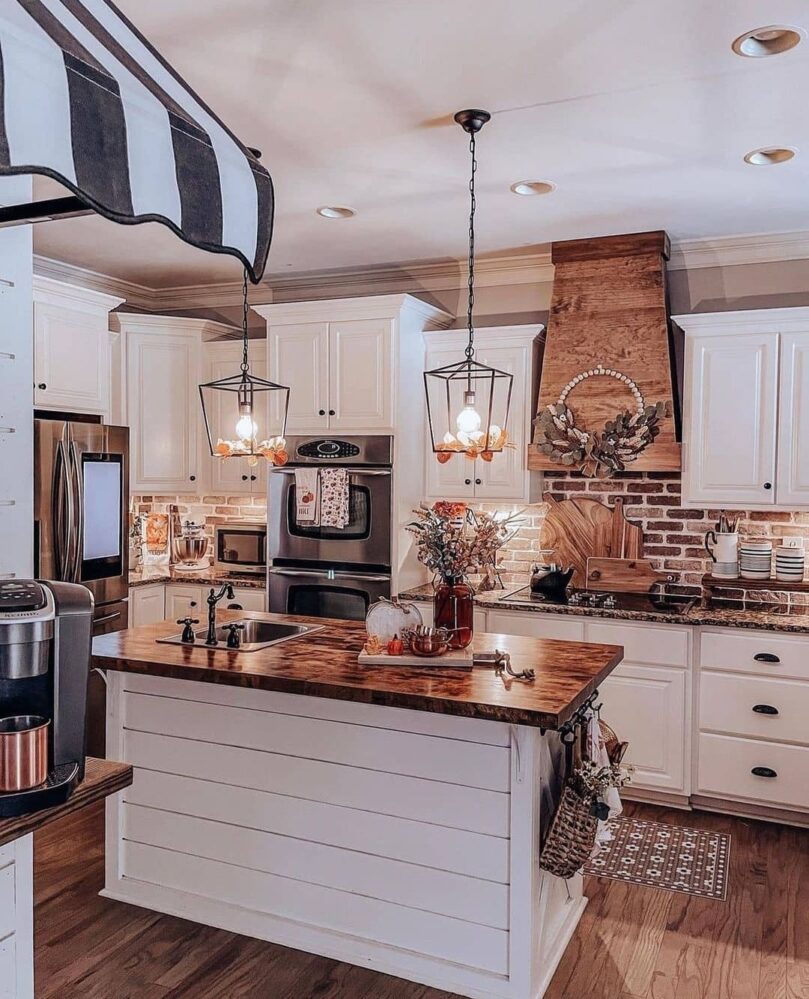 26 Kitchen Island Centerpiece Ideas That Prove the Middle of the Room ...
