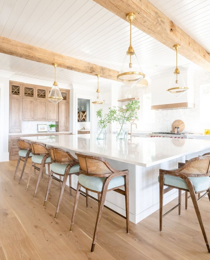 26 Kitchen Island Centerpiece Ideas That Prove the Middle of the Room ...