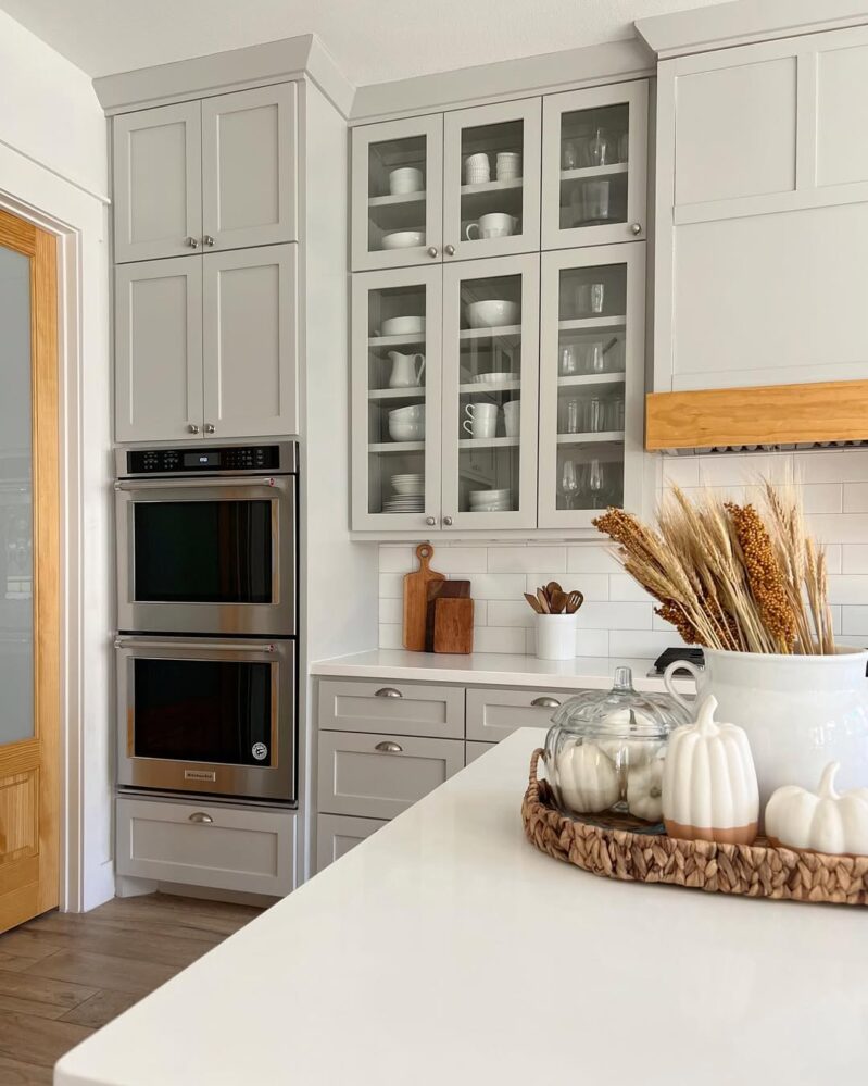 26 Kitchen Island Centerpiece Ideas That Prove the Middle of the Room ...