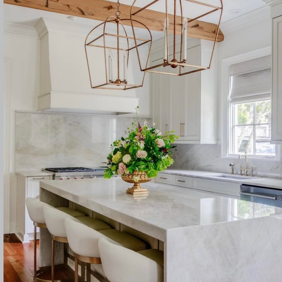 26 Kitchen Island Centerpiece Ideas That Prove the Middle of the Room ...