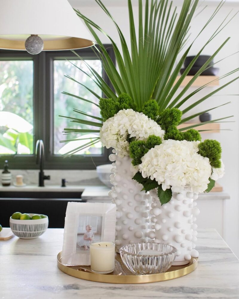 26 Kitchen Island Centerpiece Ideas That Prove the Middle of the Room ...