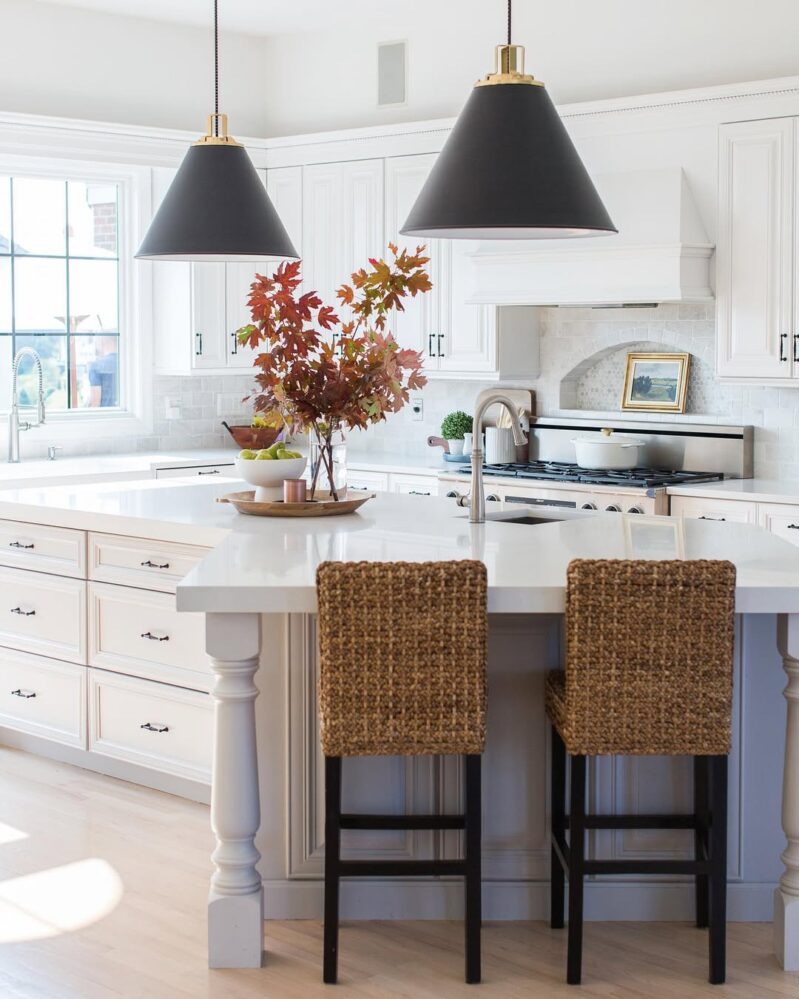 26 Kitchen Island Centerpiece Ideas That Prove the Middle of the Room ...