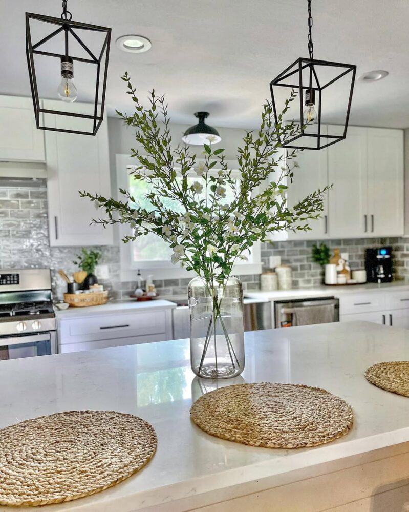 26 Kitchen Island Centerpiece Ideas That Prove the Middle of the Room ...