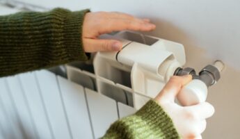 Radiator hot on top, cold at the bottom?