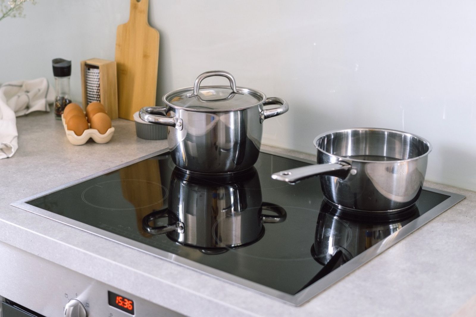 Which cooktop uses the least electricity