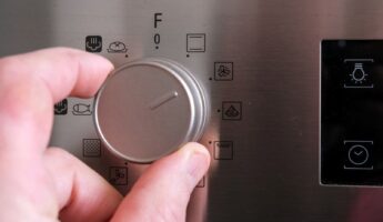 What The Fan Symbol On Your Oven Actually Means
